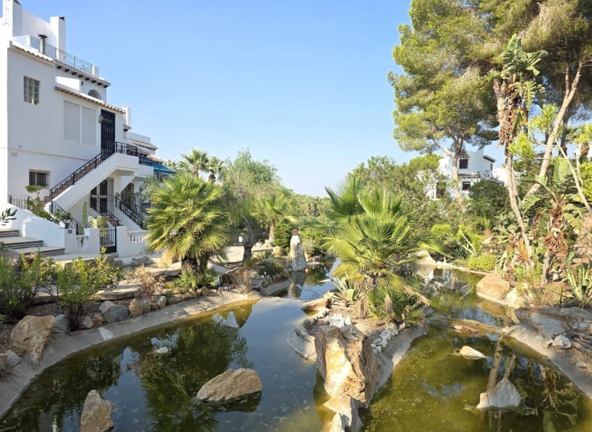 2 soveværelse Lejlighed til salg i Villamartin med swimmingpool - € 199.000 (Ref: 9983872)