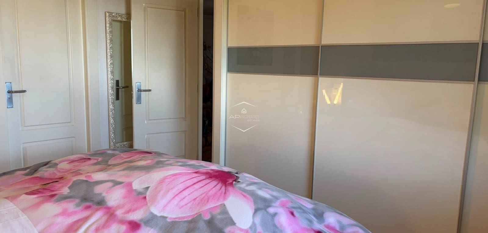 4 bedroom Villa for sale in Rojales with pool - € 557,000 (Ref: 10016593)