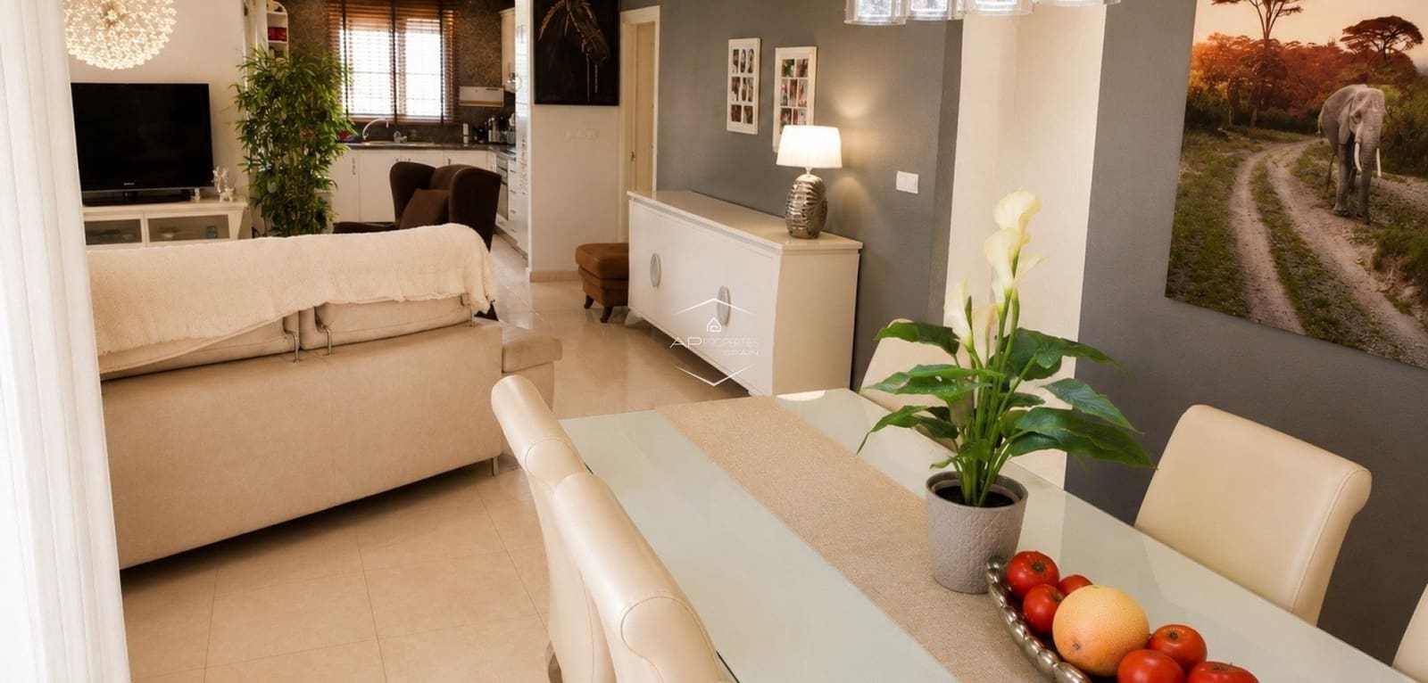 4 bedroom Villa for sale in Rojales with pool garage - € 557,000 (Ref: 10016593)