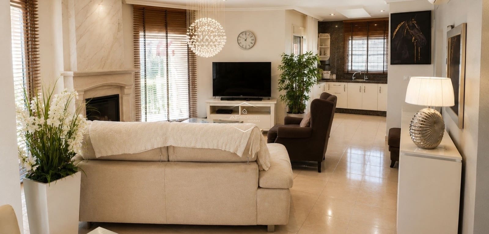4 bedroom Villa for sale in Rojales with pool garage - € 557,000 (Ref: 10016593)