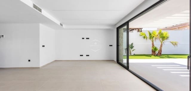 4 bedroom Villa for sale in Los Balcones with pool - € 895,000 (Ref: 10034681)