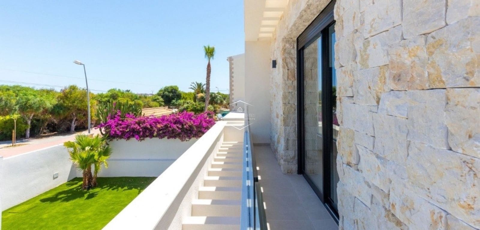 4 bedroom Villa for sale in Los Balcones with pool - € 895,000 (Ref: 10034681)