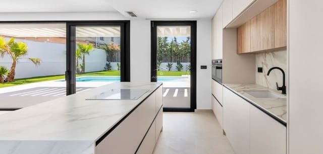 4 bedroom Villa for sale in Los Balcones with pool - € 895,000 (Ref: 10034681)