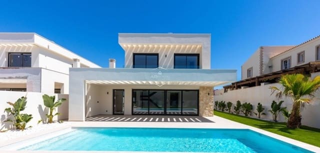 4 bedroom Villa for sale in Los Balcones with pool - € 895,000 (Ref: 10034681)