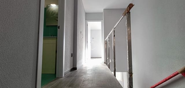 2 soveværelse Byhus til salg i La Romana med garage - € 169.990 (Ref: 8982757)