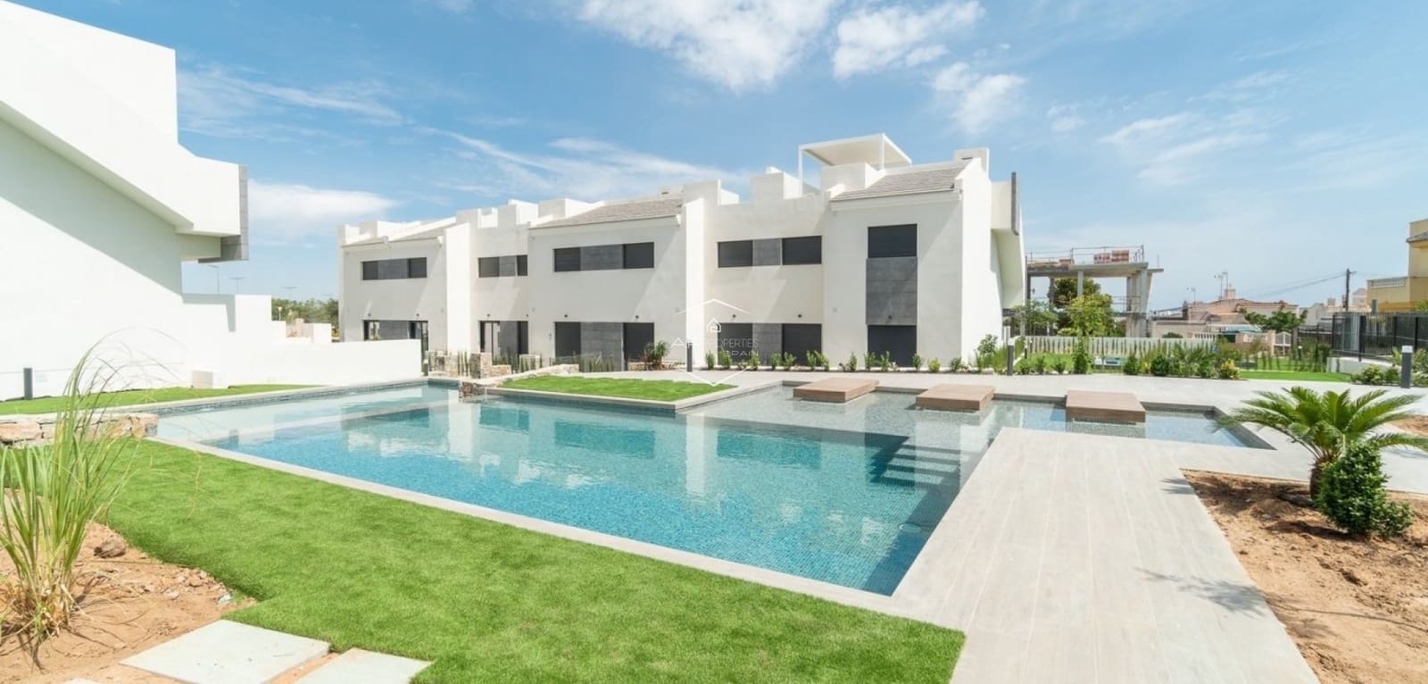 3 bedroom Bungalow for sale in Los Balcones with pool - € 279,900 (Ref: 9289961)