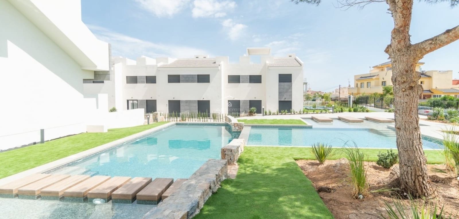 3 bedroom Bungalow for sale in Los Balcones with pool - € 279,900 (Ref: 9289961)