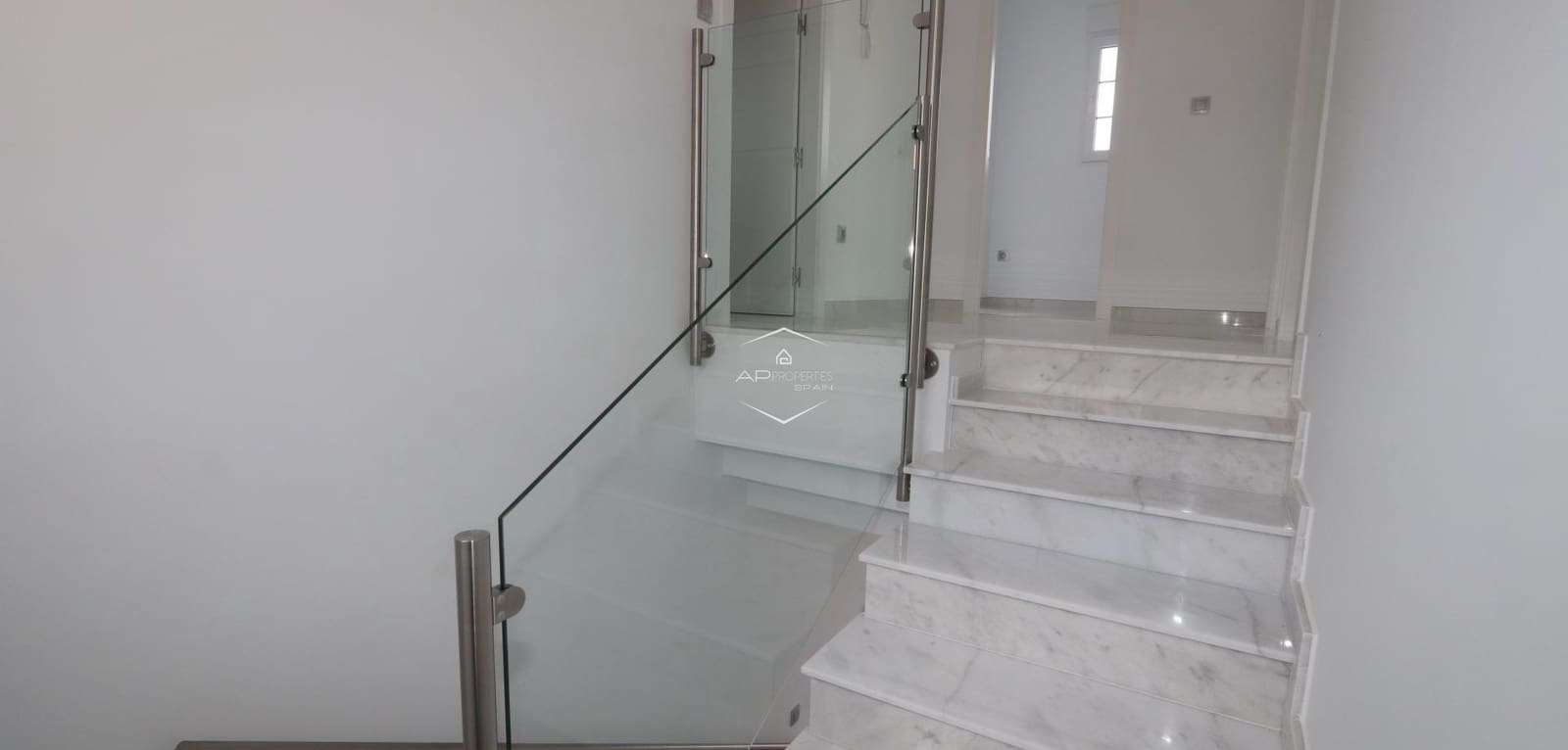 4 soveværelse Villa til salg i Pinoso med swimmingpool - € 423.000 (Ref: 9289963)