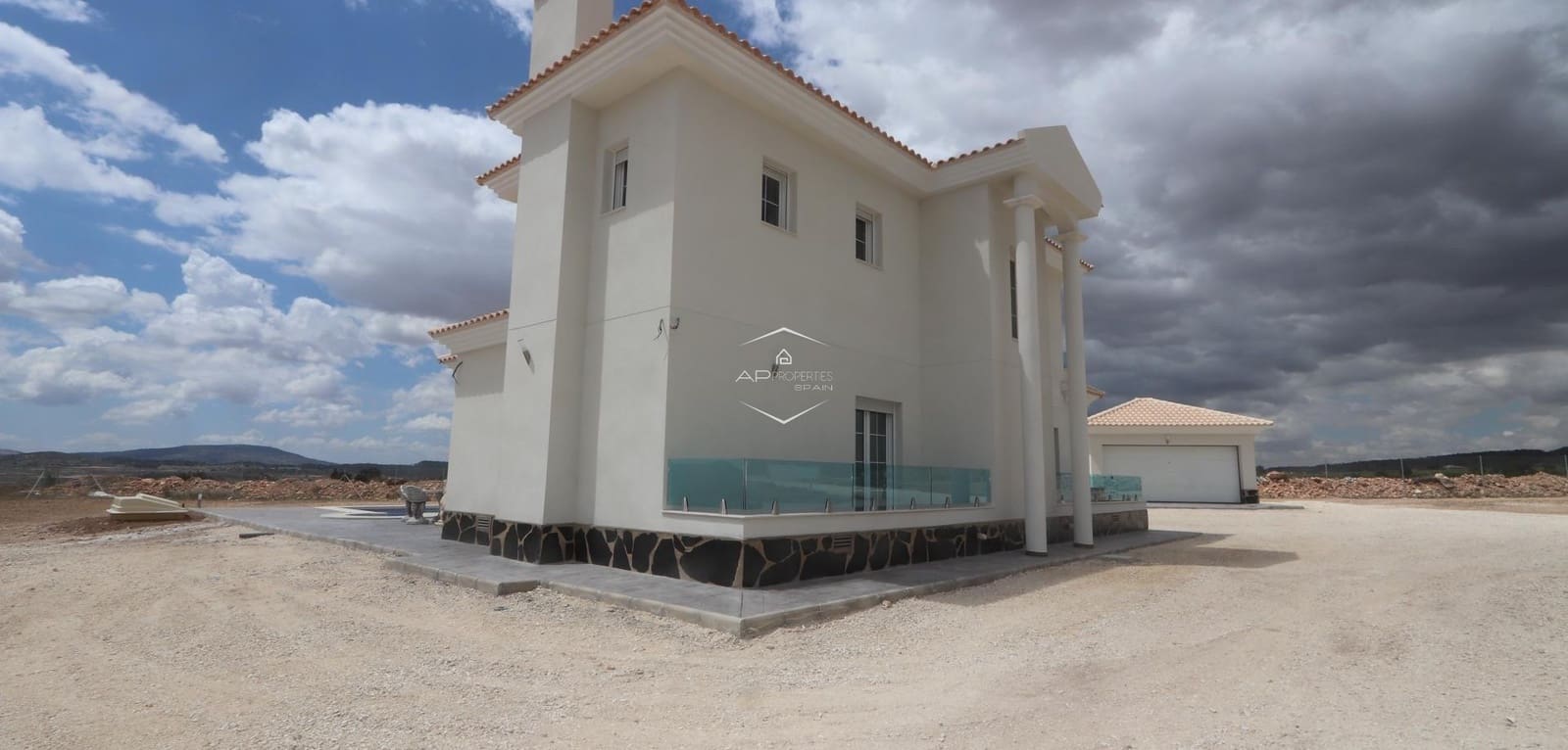 4 soveværelse Villa til salg i Pinoso med swimmingpool - € 423.000 (Ref: 9289963)