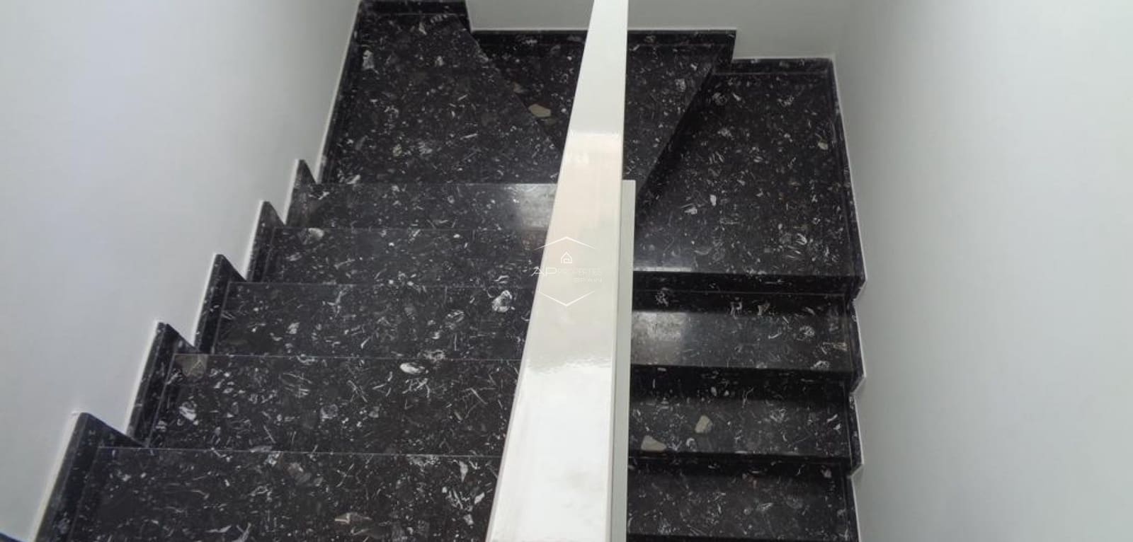 4 soveværelse Villa til salg i Pinoso med swimmingpool - € 423.000 (Ref: 9289963)