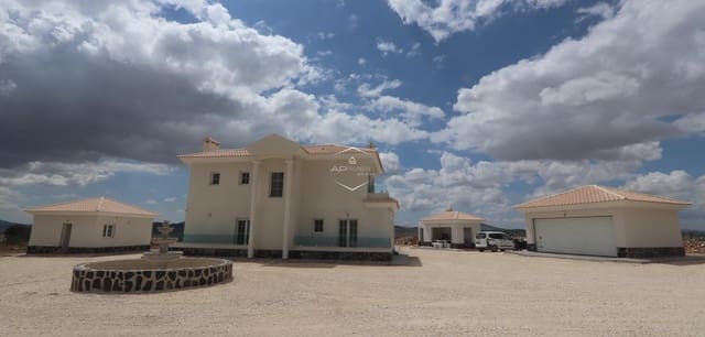 4 soveværelse Villa til salg i Pinoso med swimmingpool - € 423.000 (Ref: 9289963)