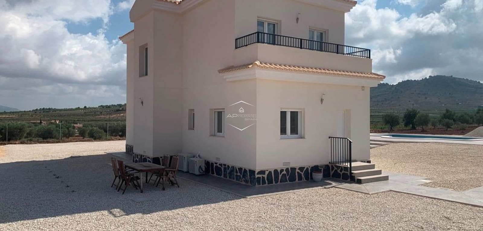 4 soveværelse Villa til salg i Pinoso med swimmingpool - € 423.000 (Ref: 9289963)