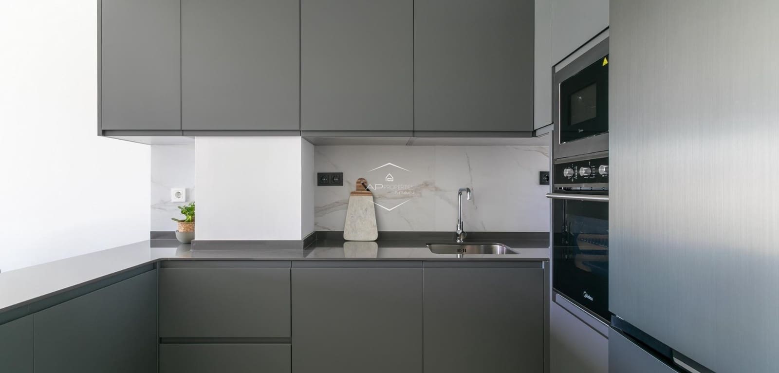 2 Zimmer Apartment zu verkaufen in Torrevieja mit Pool - 285.000 € (Ref: 9289969)