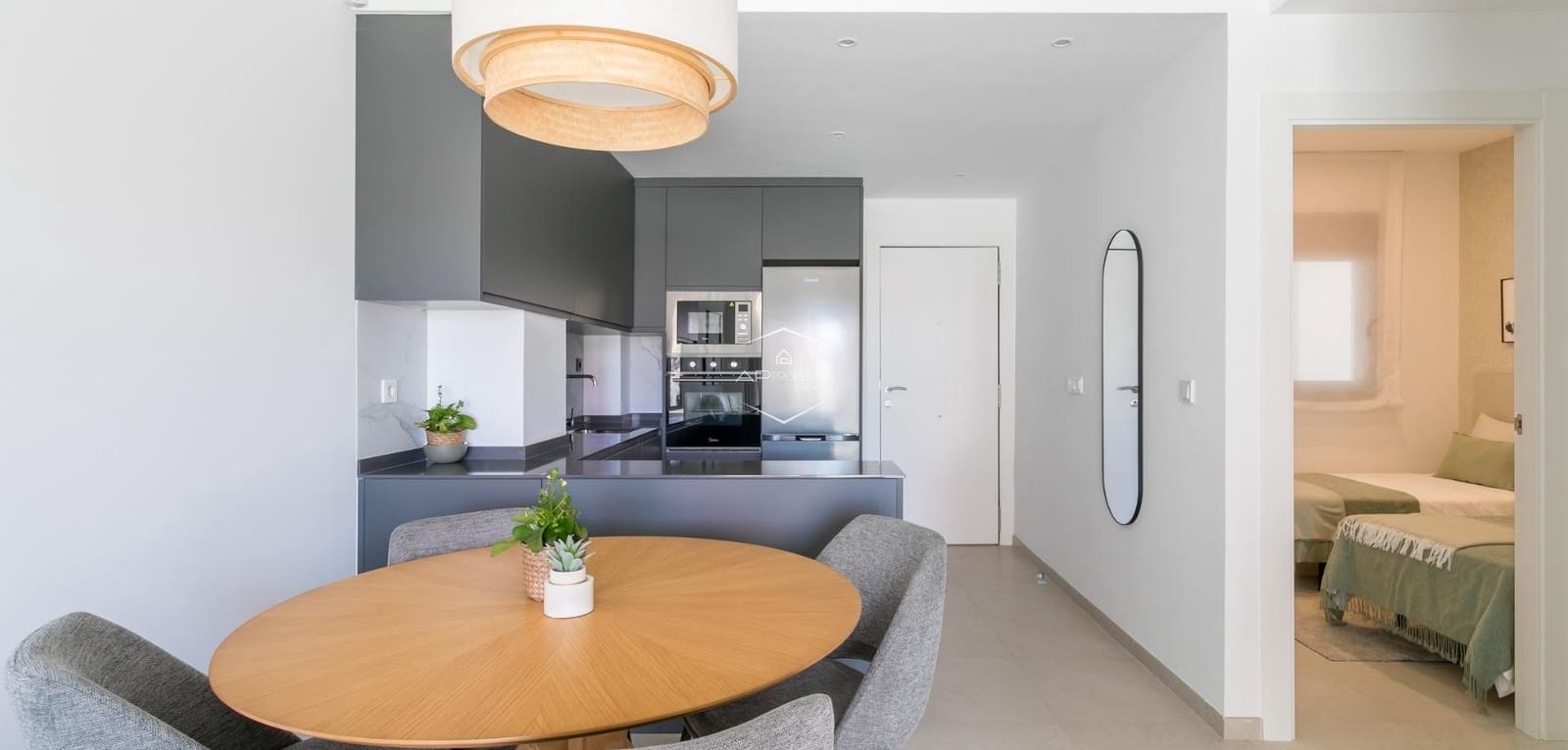 2 Zimmer Apartment zu verkaufen in Torrevieja mit Pool - 285.000 € (Ref: 9289969)