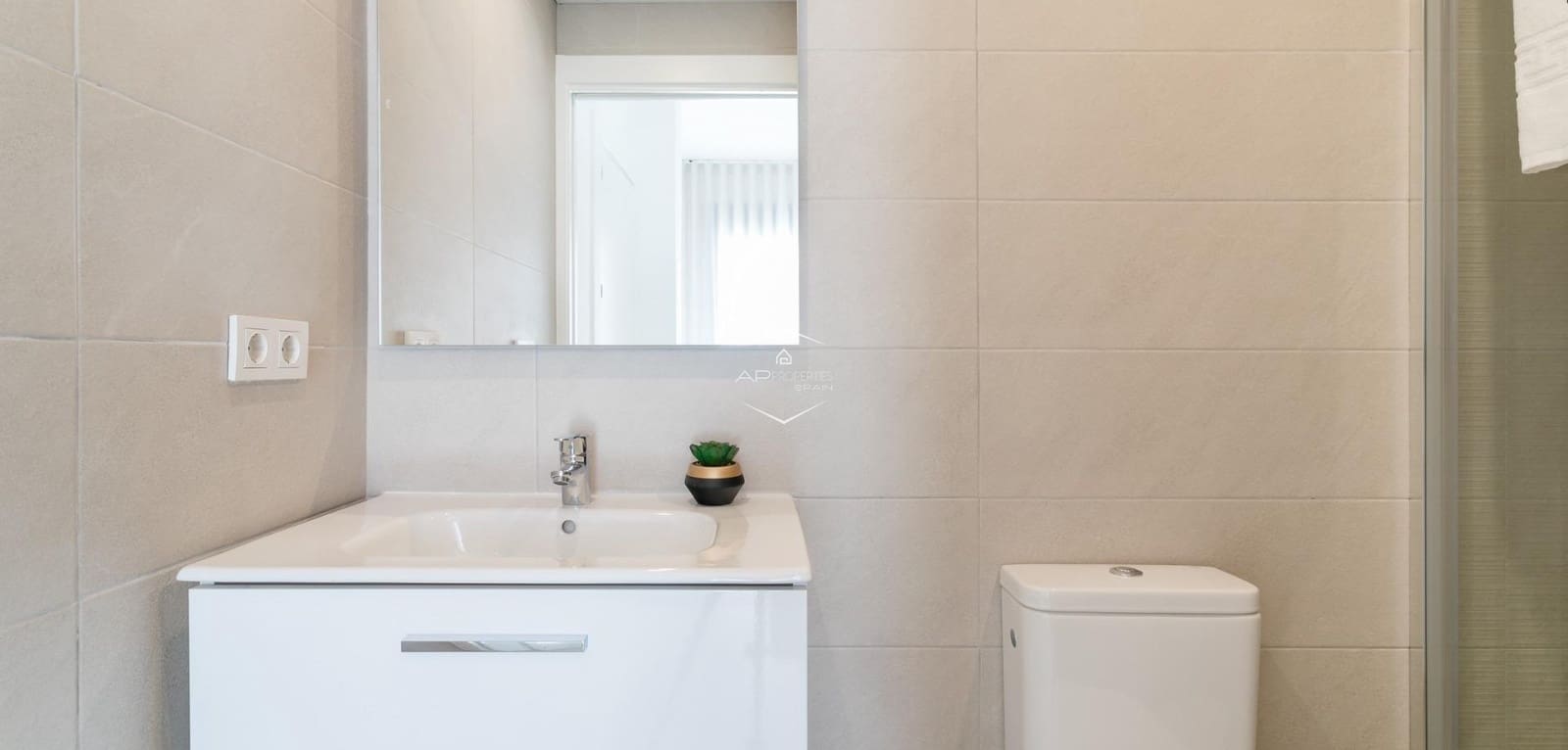 2 Zimmer Apartment zu verkaufen in Torrevieja mit Pool - 285.000 € (Ref: 9289969)