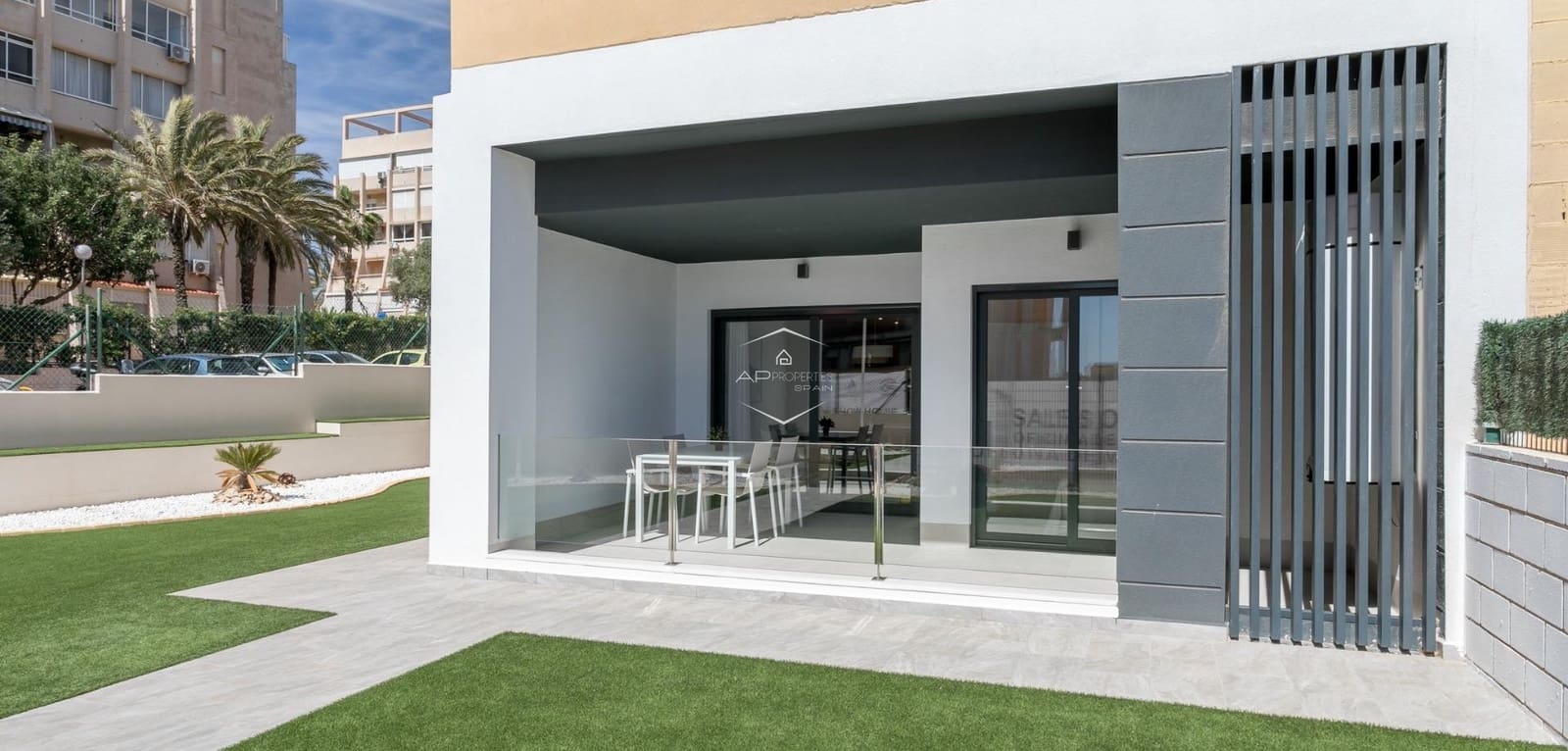 2 Zimmer Apartment zu verkaufen in Torrevieja mit Pool - 285.000 € (Ref: 9289969)