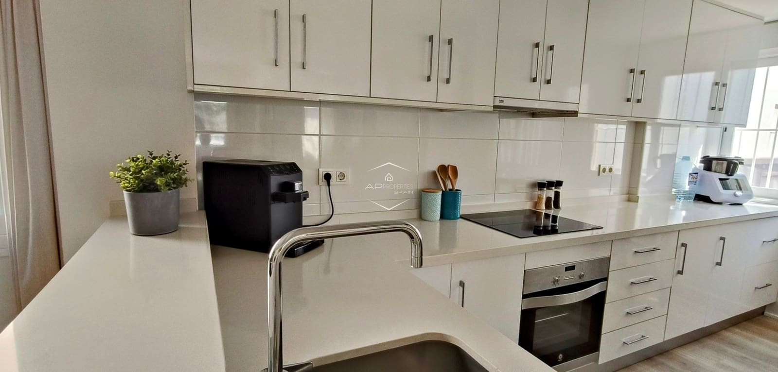 3 sypialnia Dom na sprzedaż w Torrevieja z basenem garażem - 399 900 € (Ref: 9289972)