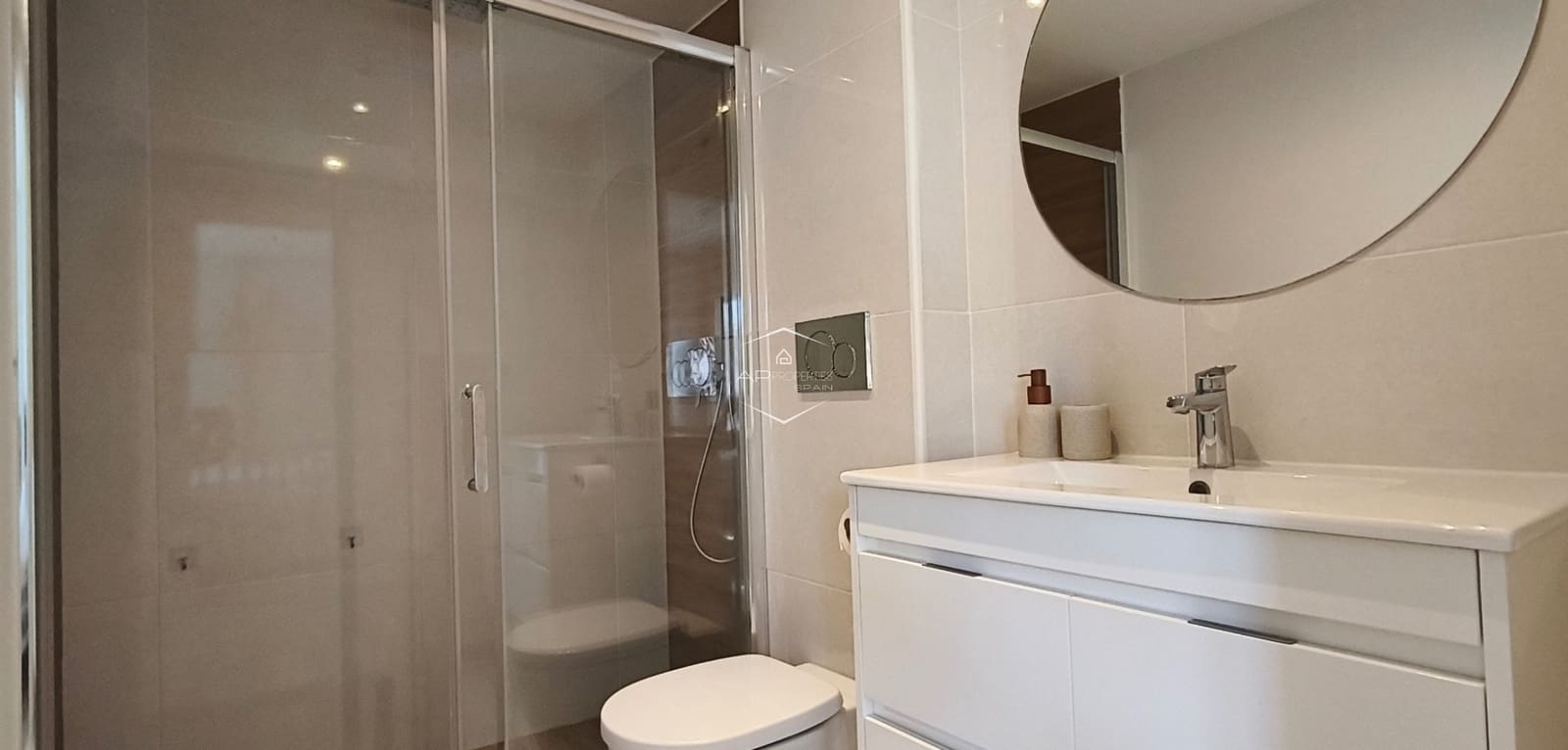 3 sypialnia Dom na sprzedaż w Torrevieja z basenem garażem - 399 900 € (Ref: 9289972)