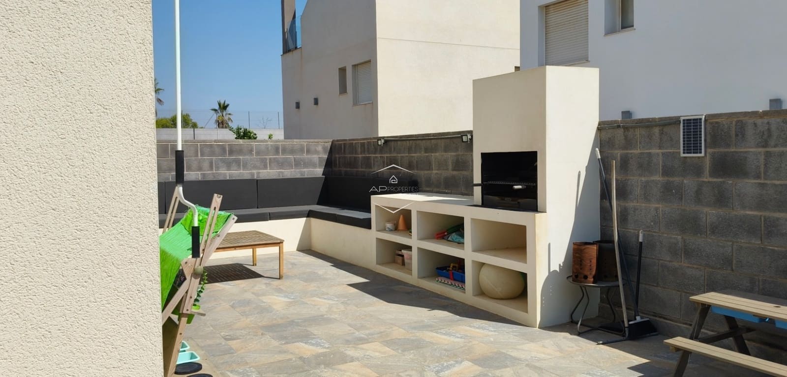 3 sypialnia Dom na sprzedaż w Torrevieja z basenem garażem - 399 900 € (Ref: 9289972)