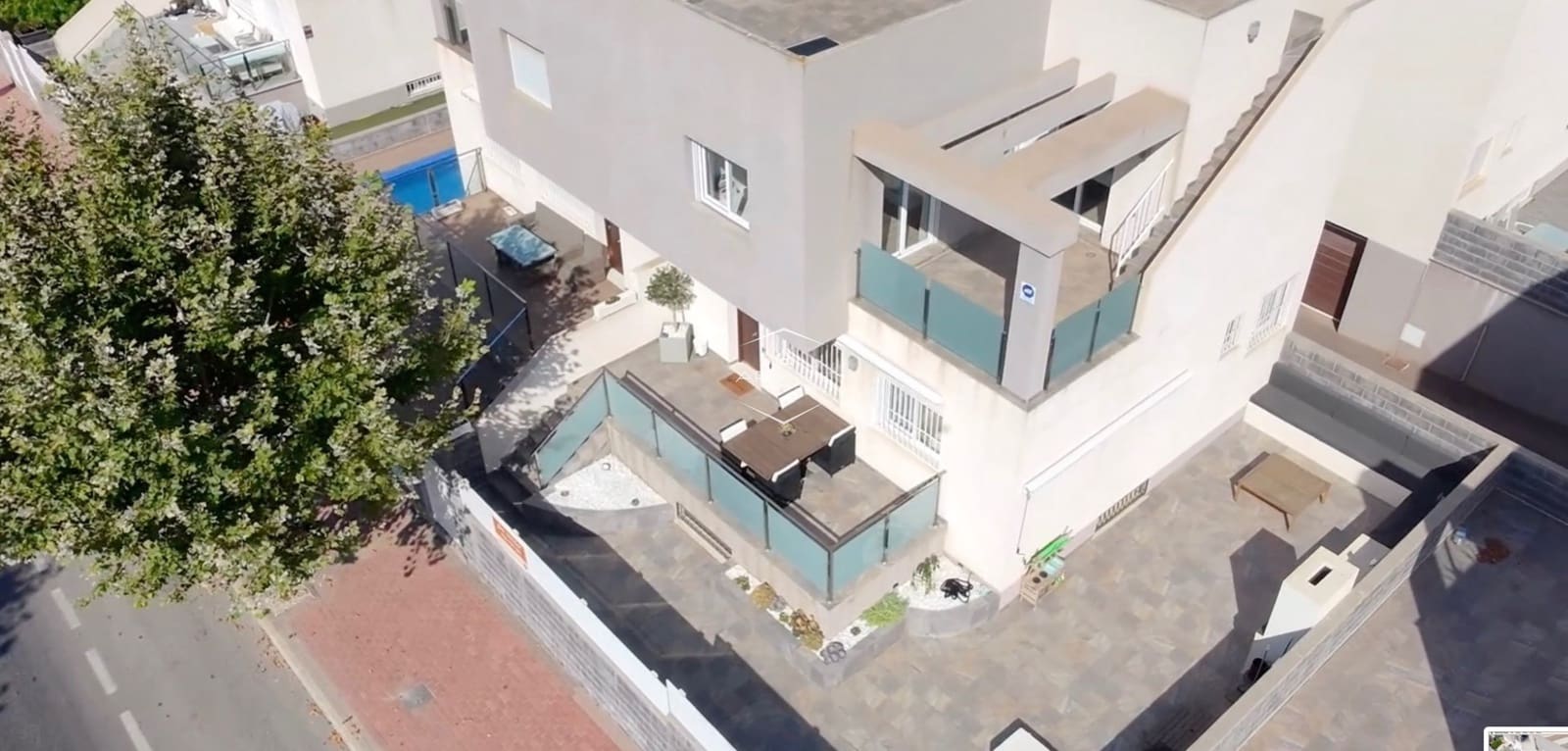 3 sypialnia Dom na sprzedaż w Torrevieja z basenem garażem - 399 900 € (Ref: 9289972)