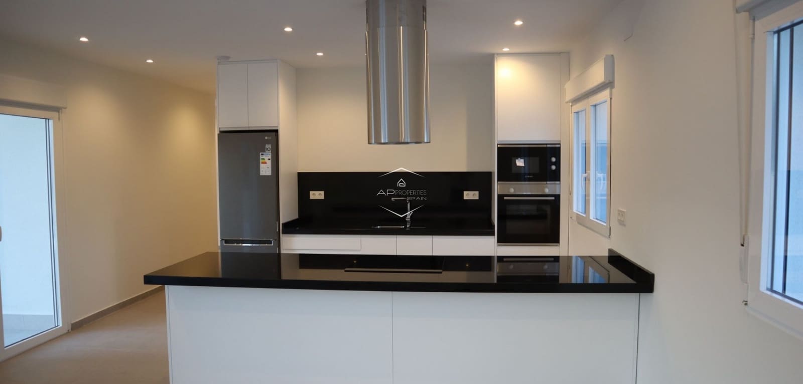 3 bedroom Villa for sale in La Romana with pool - € 360,000 (Ref: 9289976)