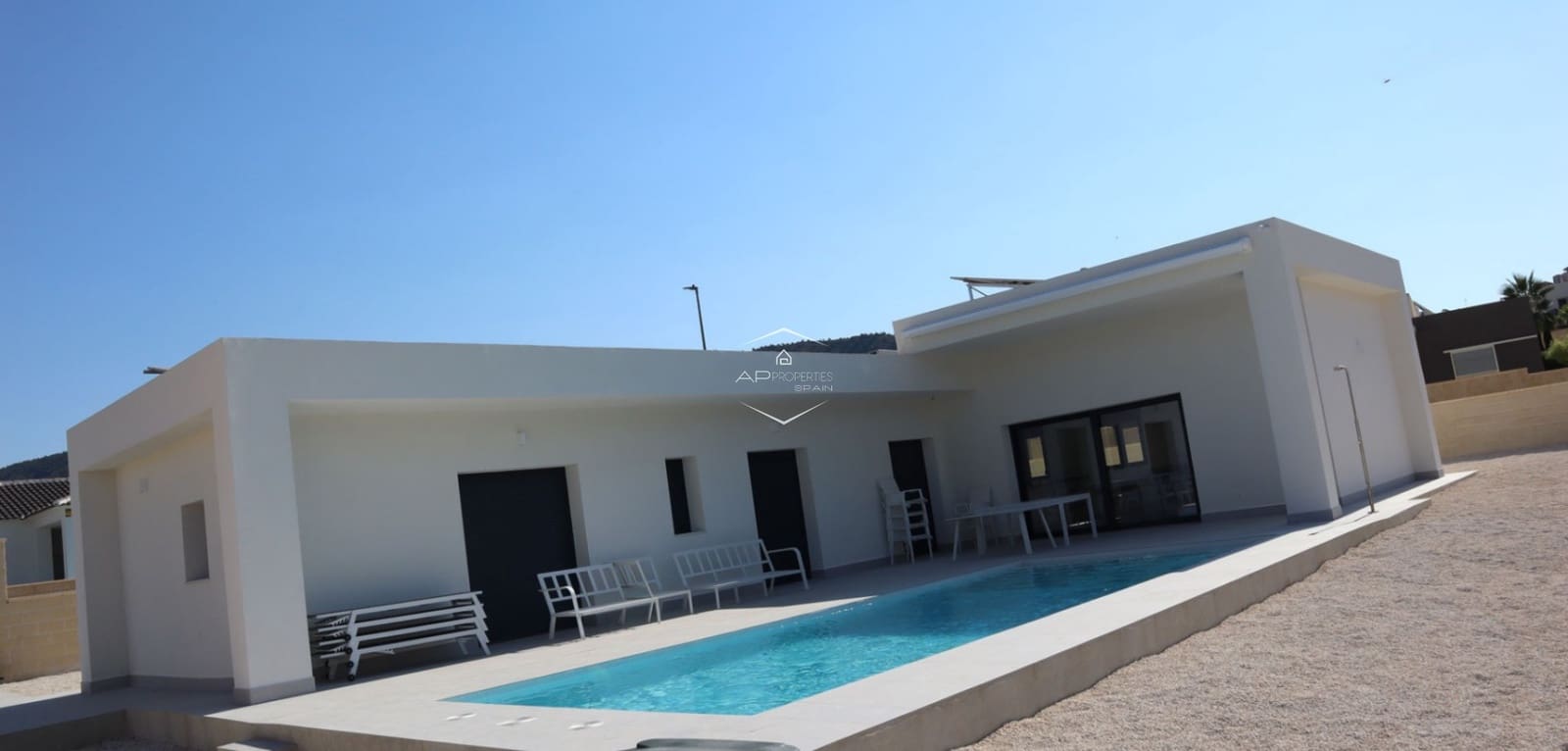 3 bedroom Villa for sale in La Romana with pool - € 360,000 (Ref: 9289976)
