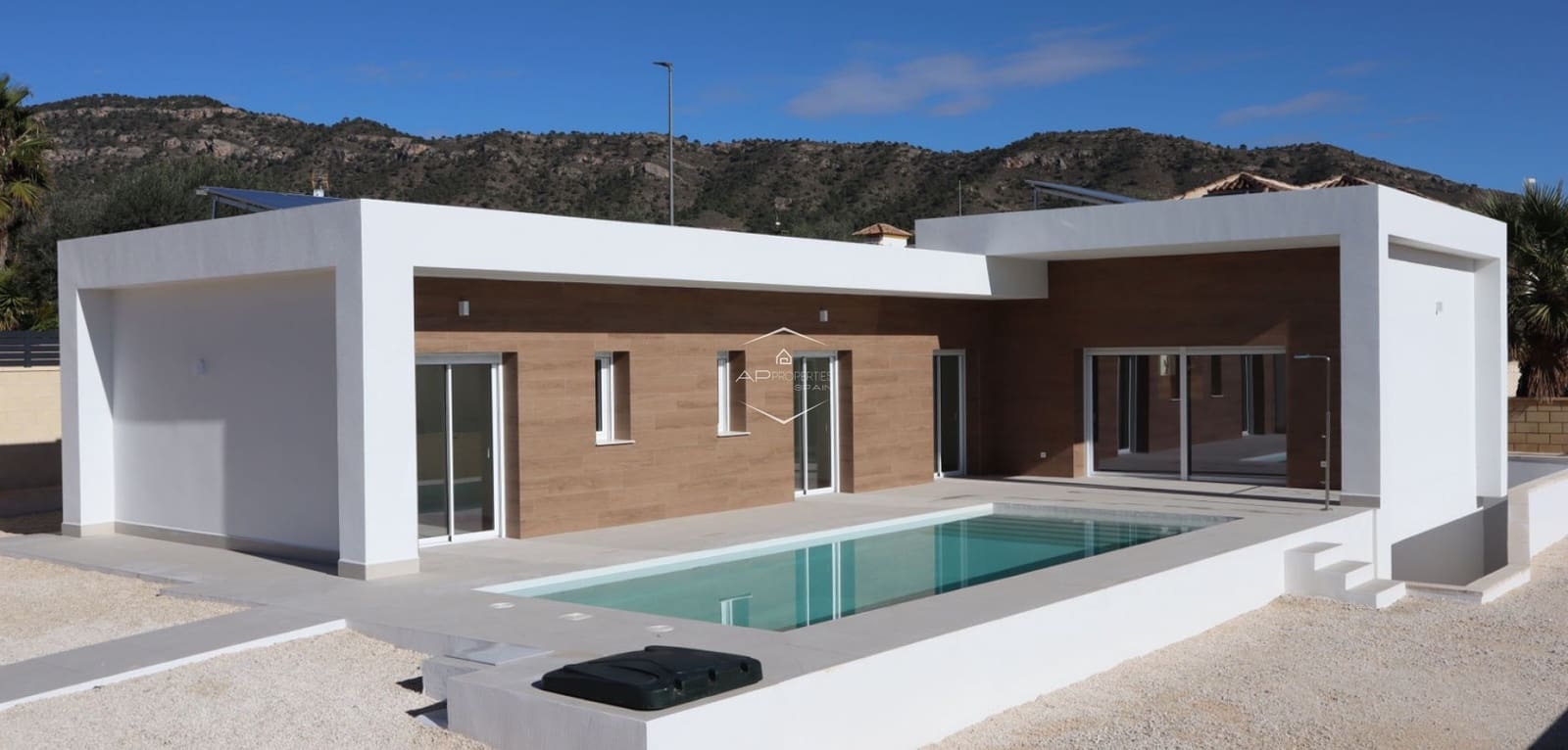 3 bedroom Villa for sale in La Romana with pool - € 360,000 (Ref: 9289976)