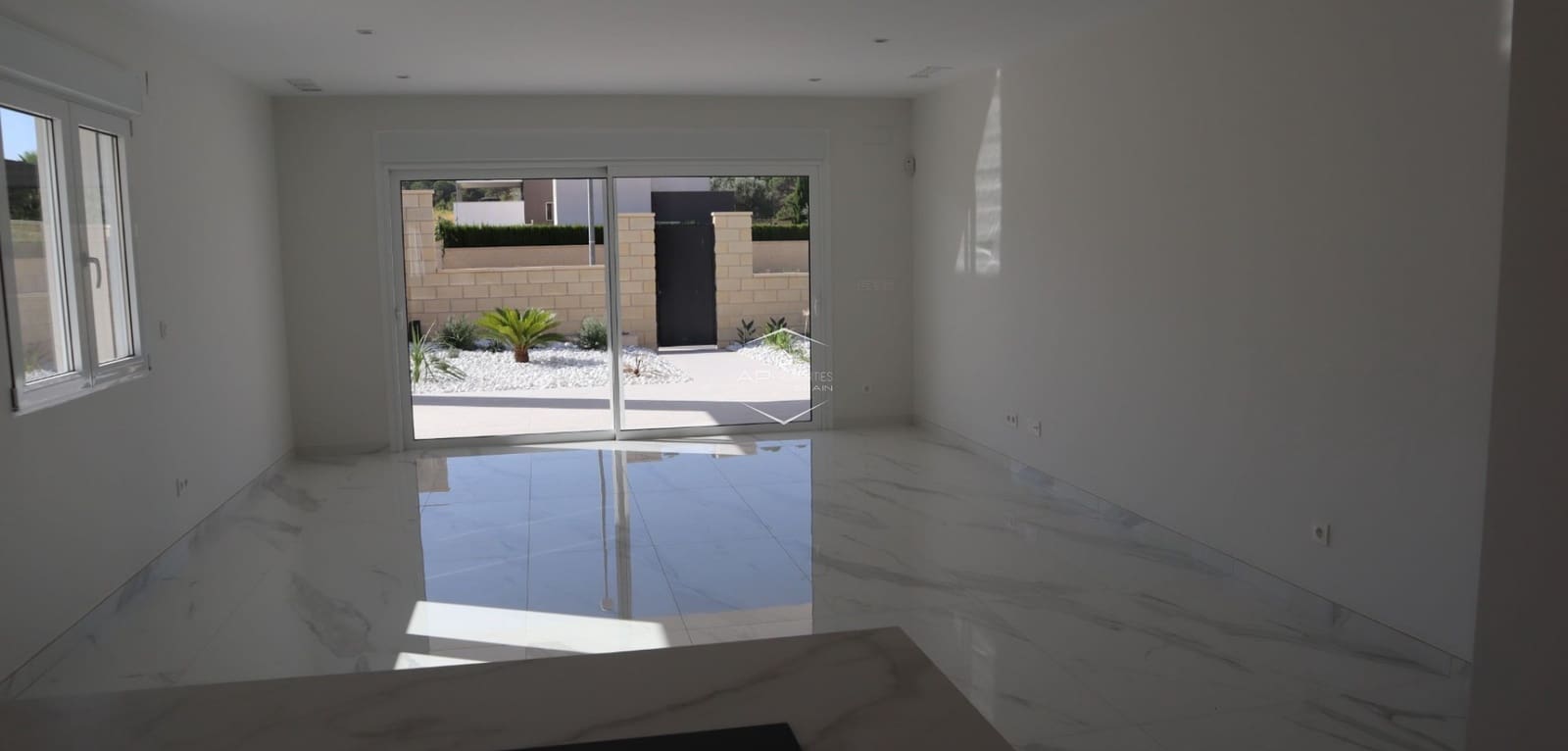 3 bedroom Villa for sale in La Romana with pool - € 345,000 (Ref: 9289977)