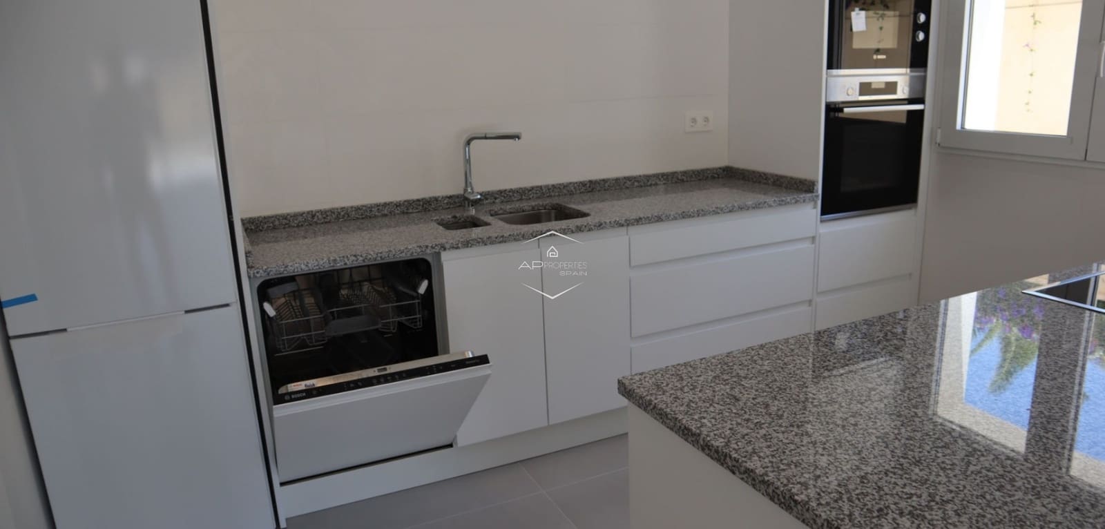 3 bedroom Villa for sale in La Romana with pool - € 345,000 (Ref: 9289977)