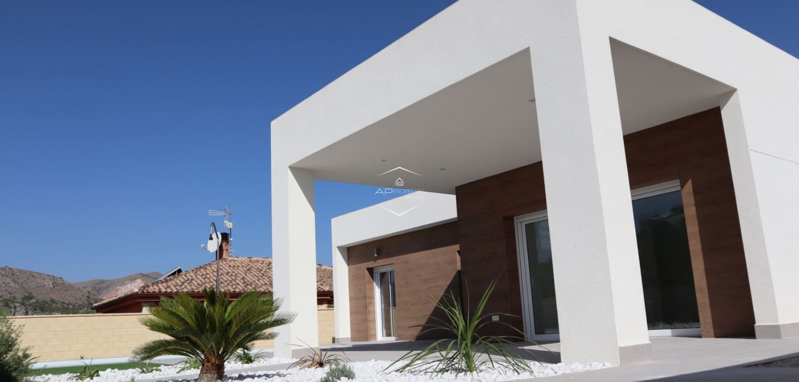 3 bedroom Villa for sale in La Romana with pool - € 345,000 (Ref: 9289977)