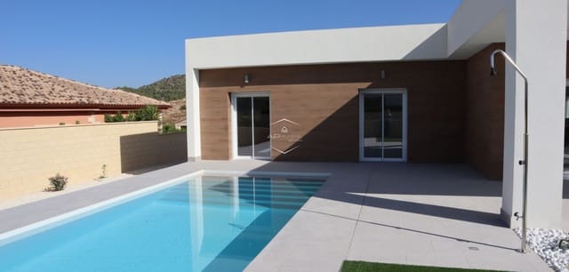 3 bedroom Villa for sale in La Romana with pool - € 345,000 (Ref: 9289977)