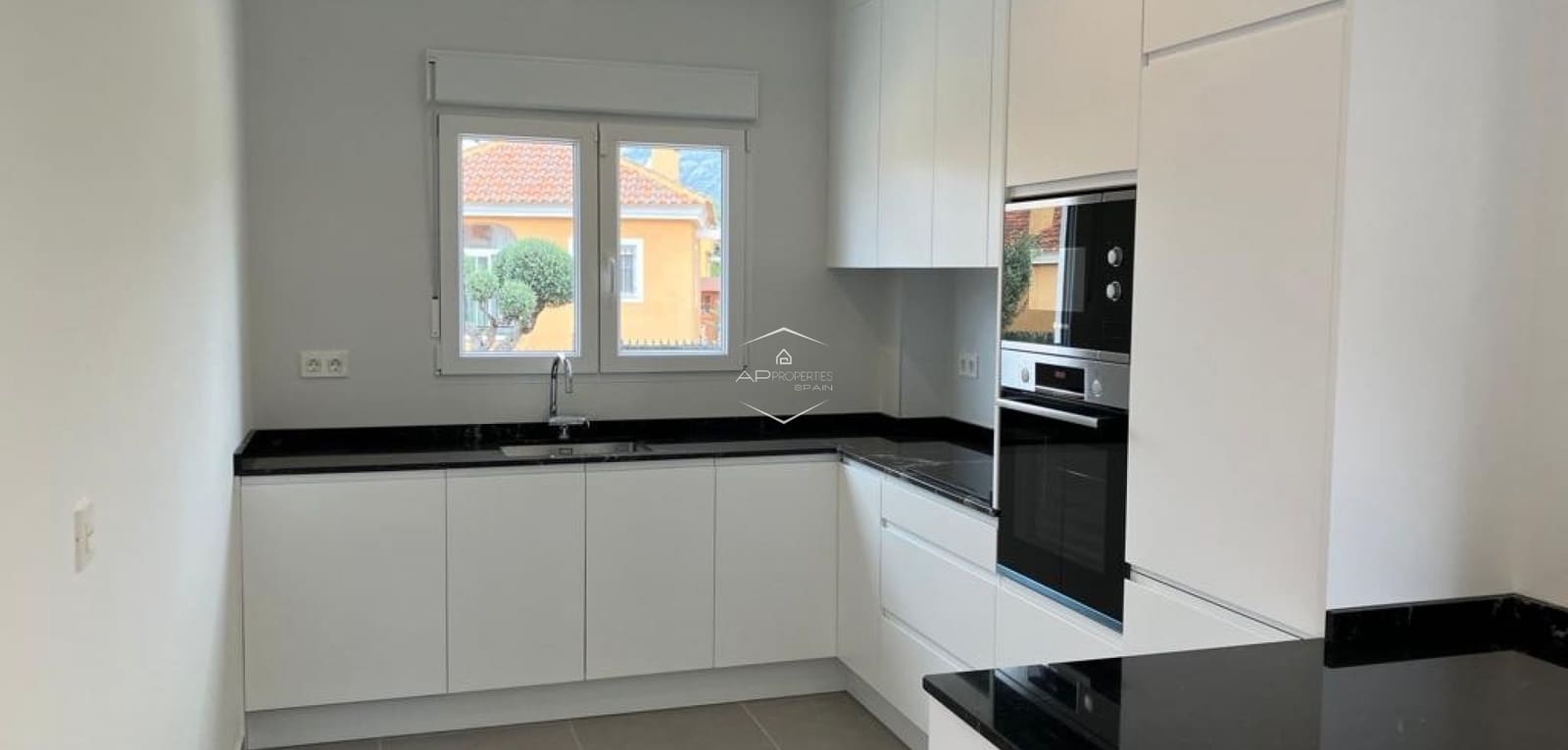 2 bedroom Villa for sale in La Romana with pool - € 220,000 (Ref: 9289978)