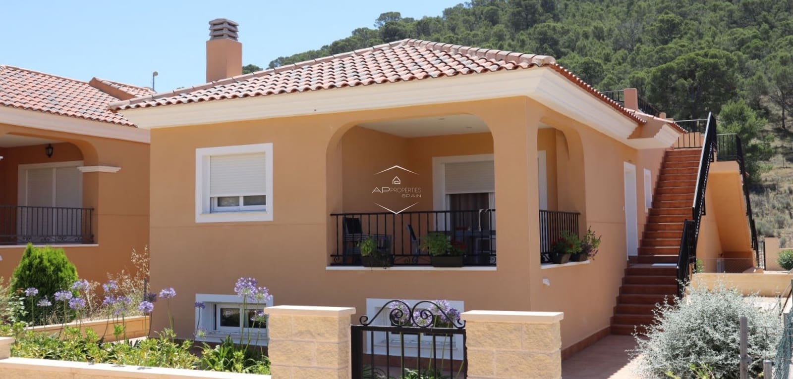 2 bedroom Villa for sale in La Romana with pool - € 220,000 (Ref: 9289978)