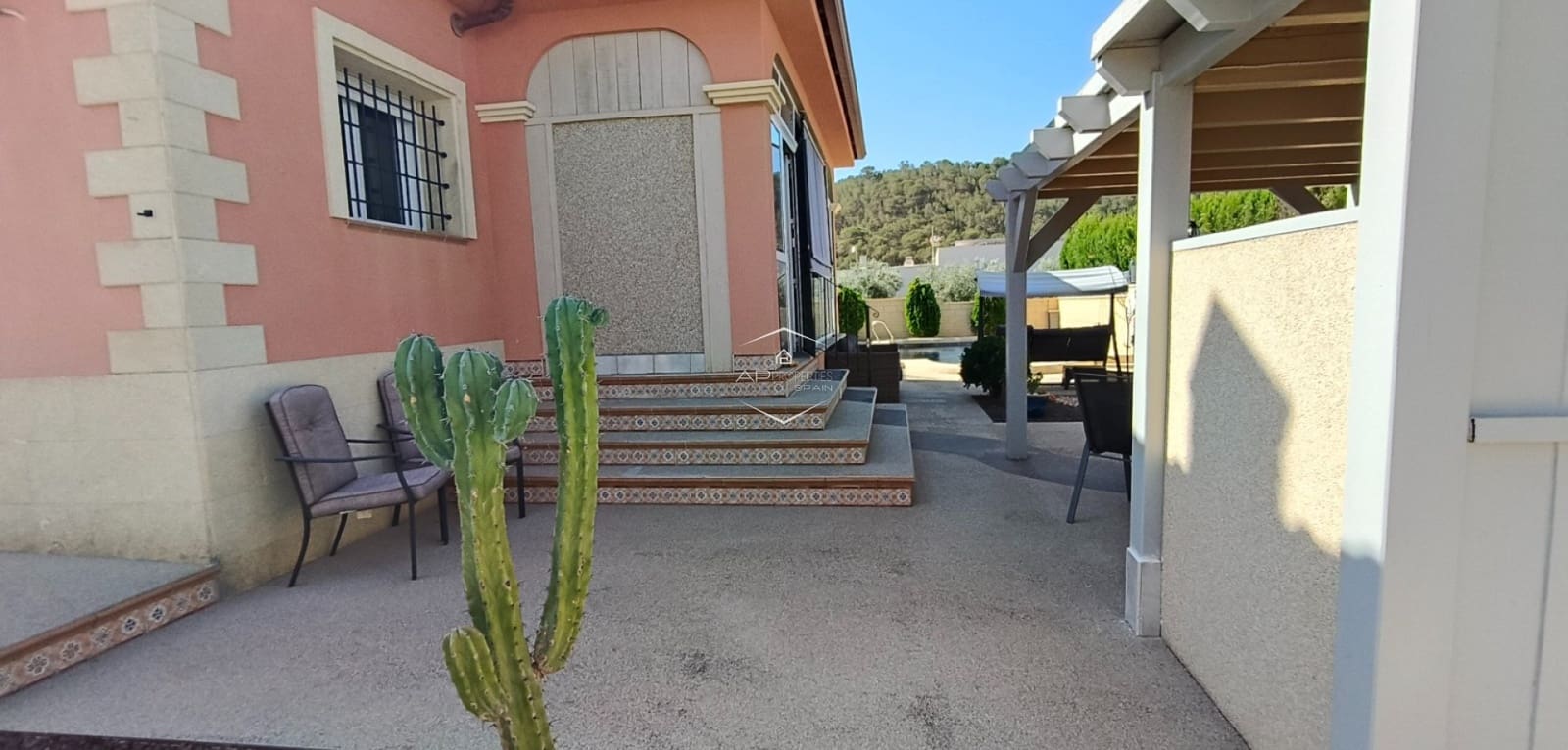 3 bedroom Villa for sale in La Romana with pool - € 299,000 (Ref: 9300414)