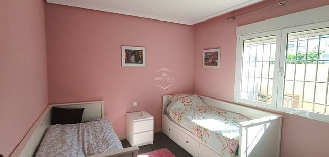 Chalet de 3 habitaciones en La Romana en venta con piscina - 299.000 € (Ref: 9300414)