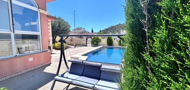 Chalet de 3 habitaciones en La Romana en venta con piscina - 299.000 € (Ref: 9300414)