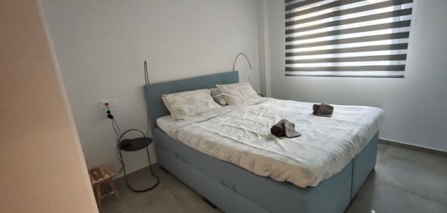 2 soveværelse Byhus til salg i La Romana med swimmingpool - € 249.000 (Ref: 9363544)