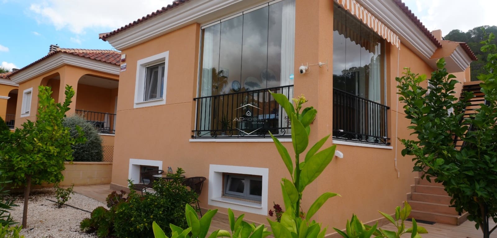 2 soveværelse Byhus til salg i La Romana med swimmingpool - € 249.000 (Ref: 9363544)