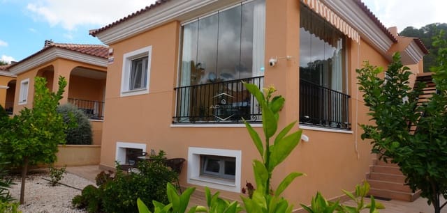 2 soveværelse Byhus til salg i La Romana med swimmingpool - € 249.000 (Ref: 9363544)