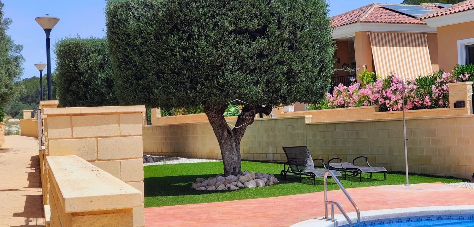 2 bedroom Townhouse for sale in La Romana with pool - € 246,000 (Ref: 9363544)