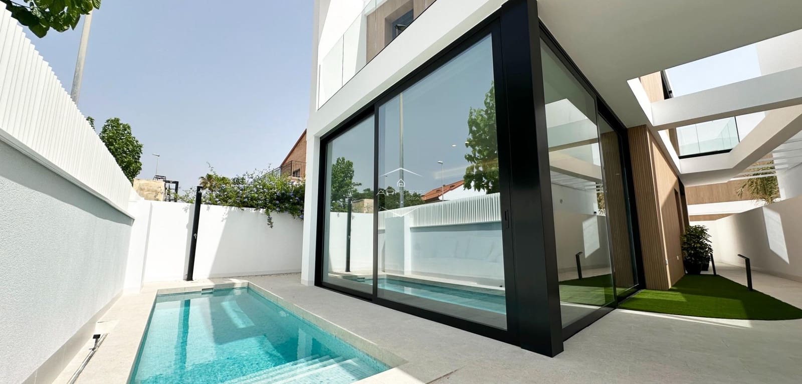 3 bedroom Villa for sale in Torre de la Horadada with pool - € 599,900 (Ref: 9471105)