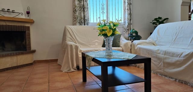 4 sypialnia Finka/Dom wiejski na sprzedaż w La Romana z basenem garażem - 398 000 € (Ref: 9720908)