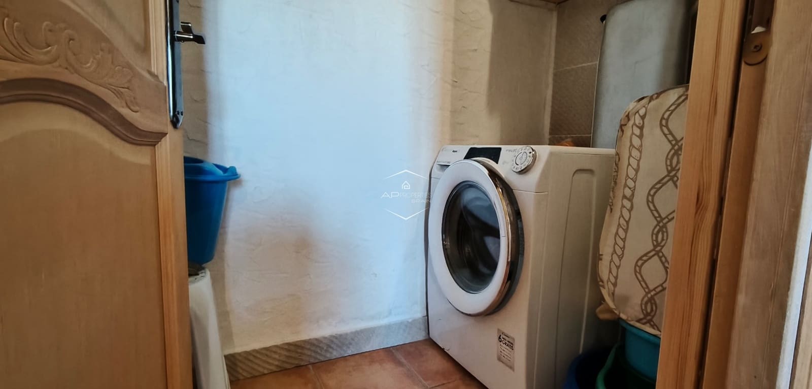 4 makuuhuone Maalaistalo myytävänä paikassa La Romana mukana uima-altaan 
autotalli - 398 000 € (Ref: 9720908)