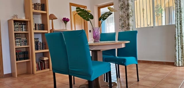 4 sypialnia Finka/Dom wiejski na sprzedaż w La Romana z basenem garażem - 398 000 € (Ref: 9720908)