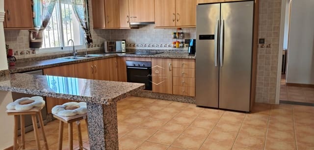 4 sypialnia Finka/Dom wiejski na sprzedaż w La Romana z basenem garażem - 398 000 € (Ref: 9720908)