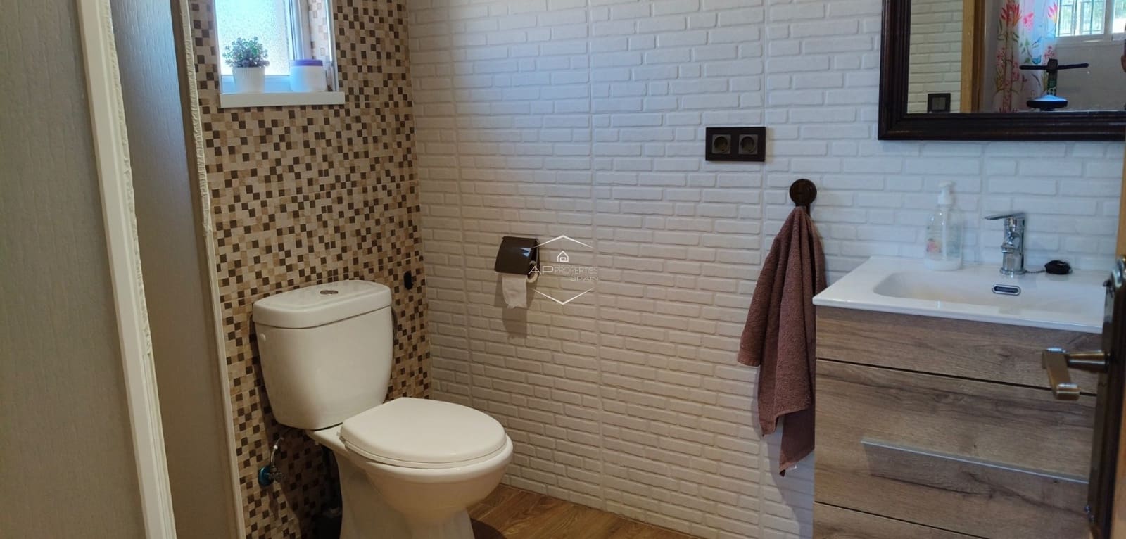 4 makuuhuone Maalaistalo myytävänä paikassa La Romana mukana uima-altaan 
autotalli - 398 000 € (Ref: 9720908)