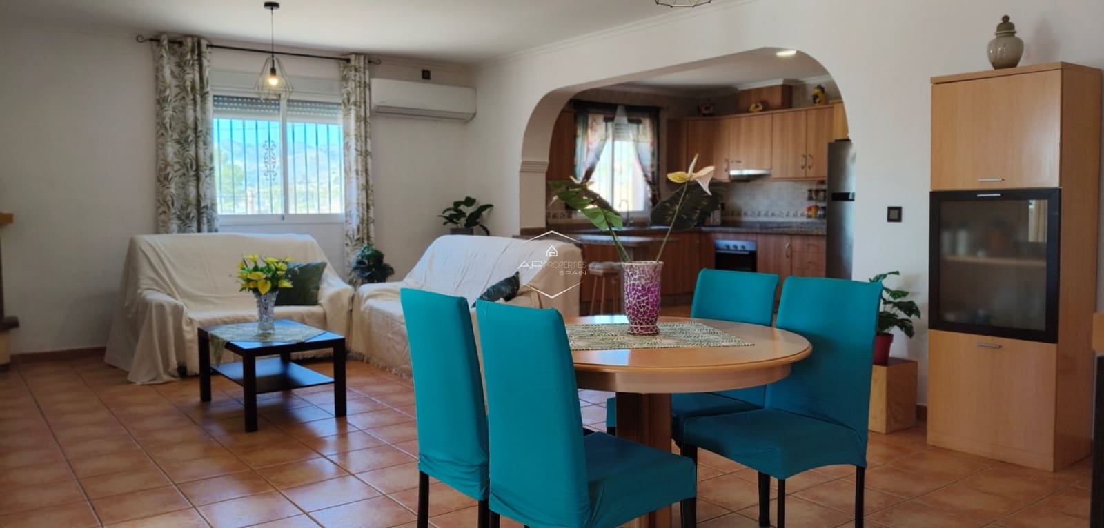 4 makuuhuone Maalaistalo myytävänä paikassa La Romana mukana uima-altaan 
autotalli - 398 000 € (Ref: 9720908)