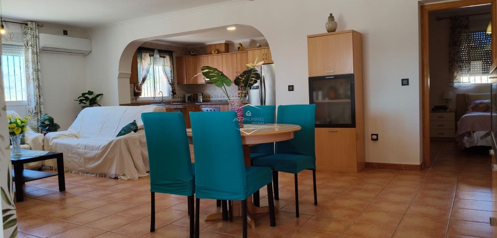 4 makuuhuone Maalaistalo myytävänä paikassa La Romana mukana uima-altaan 
autotalli - 398 000 € (Ref: 9720908)