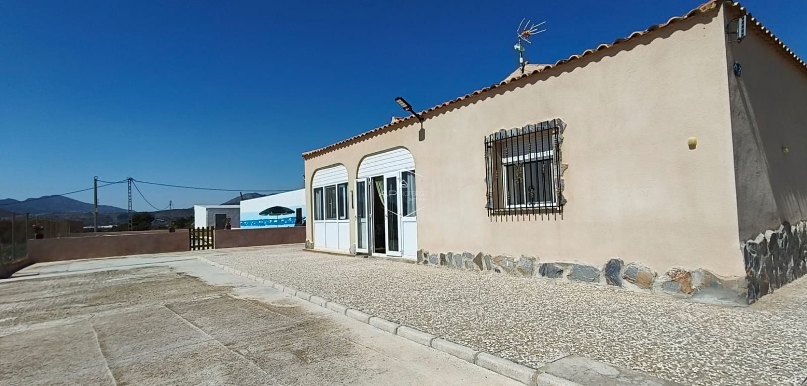 4 makuuhuone Maalaistalo myytävänä paikassa La Romana mukana uima-altaan 
autotalli - 398 000 € (Ref: 9720908)