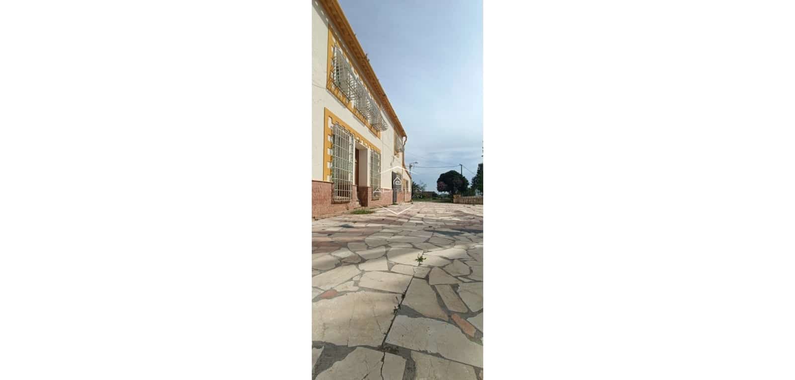 4 bedroom Finca/Country House for sale in La Romana with pool garage - € 230,000 (Ref: 9751488)